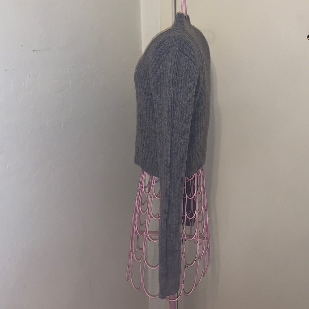 Like New Brandy Melville Gray Mock Turtleneck Sweater - One Size - Picture 9 of 11